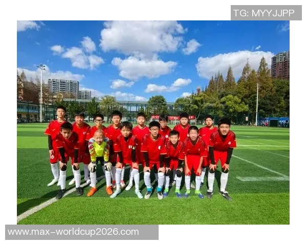 小李明足球之路：从校园小将到职业联赛的奋斗与成长